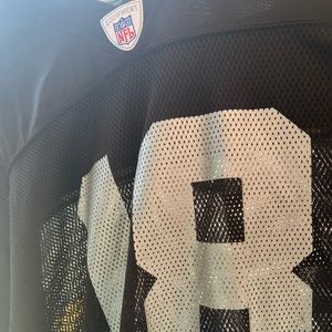Randy Moss Oakland Raider Jersey.. Too big for me.